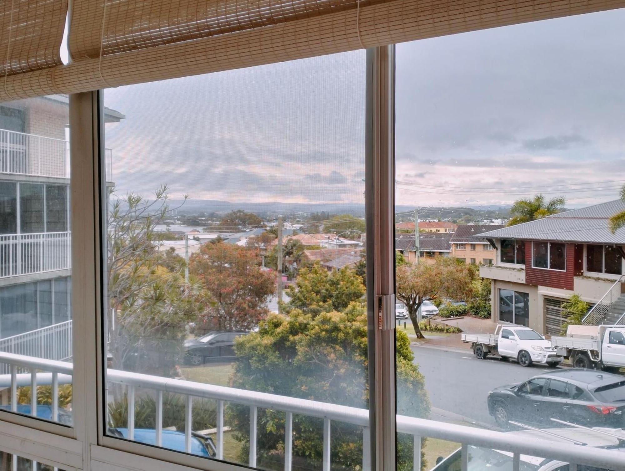 Beach, Bars, Brunch - Burleigh *